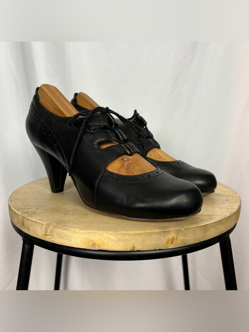 Vintage Y2K Black Leather Oxford Mary Jane Lace Up Heels